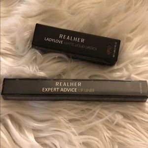 Realher lips set
